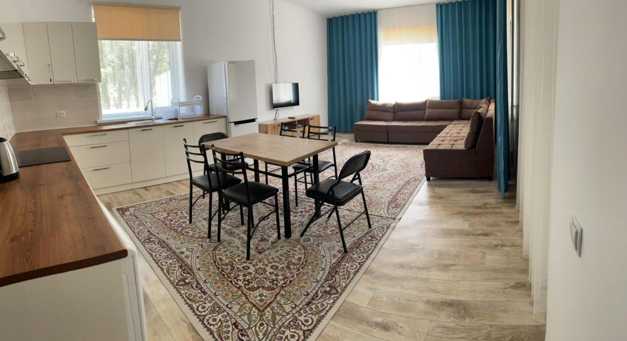 Stunning Lakeside Villa Korumdu Εξωτερικό φωτογραφία